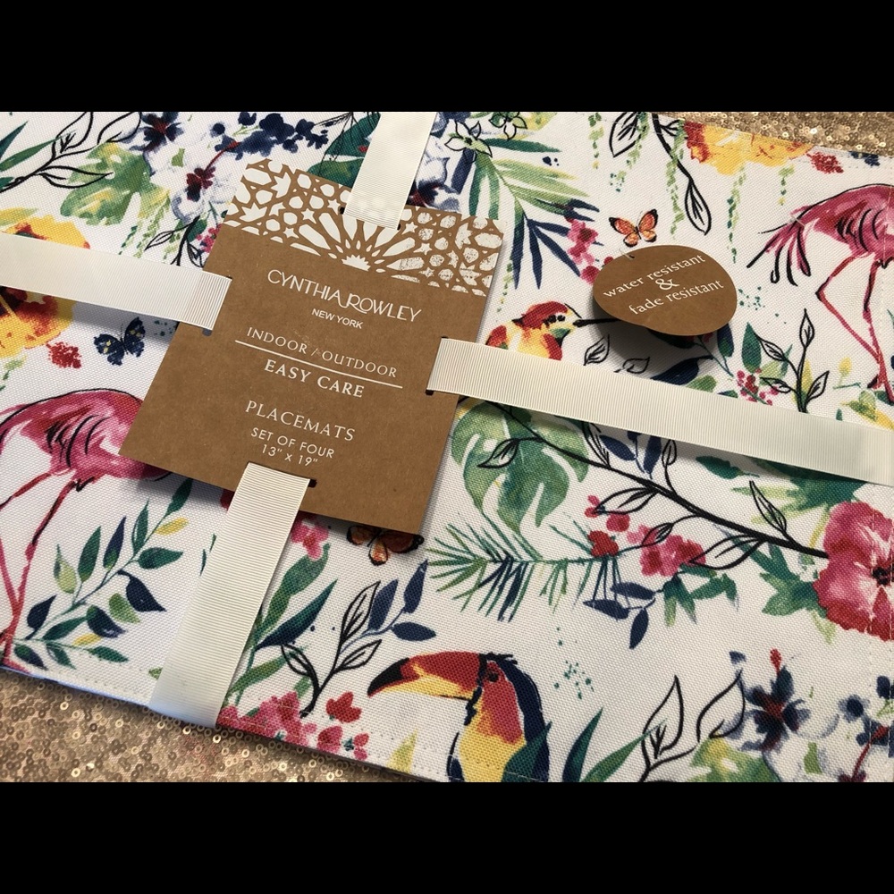 Tropical printed place mats